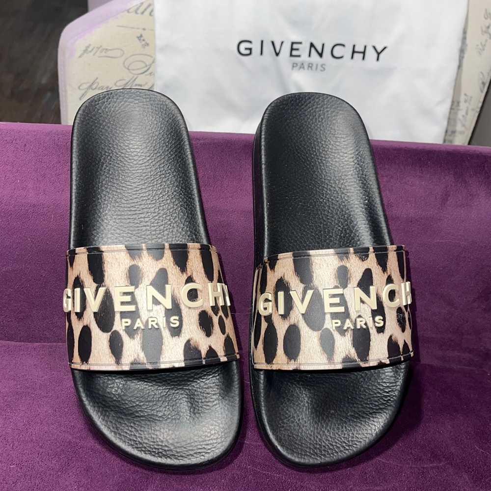 Givenchy Logo Slides Black Leopard Print pool Slides. Size 9.5